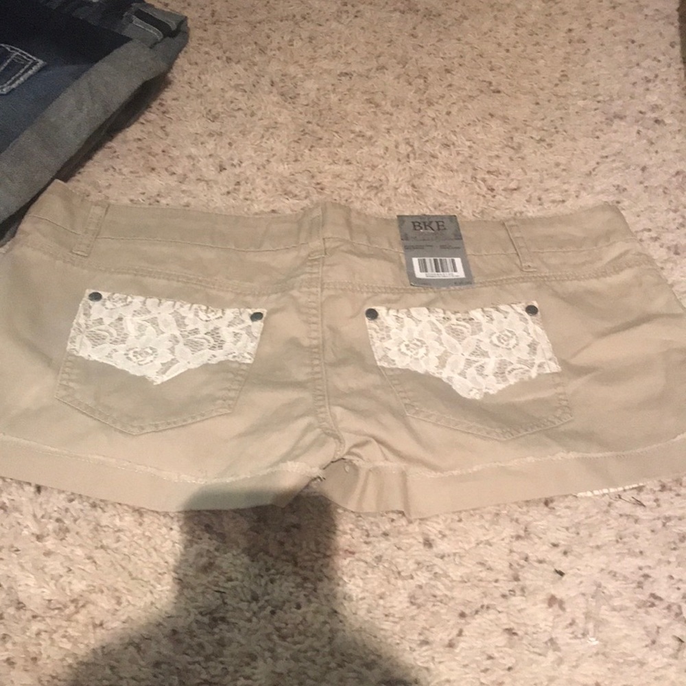 Bke khaki lace detail shorts